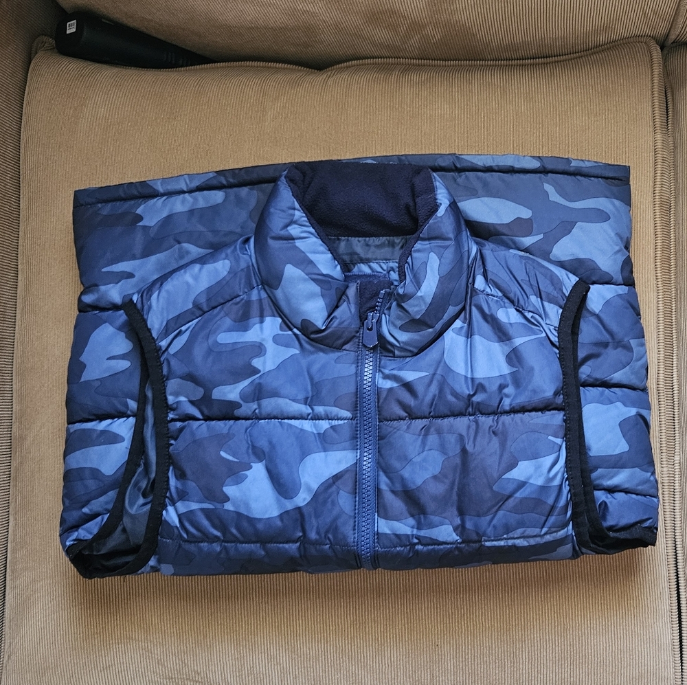 GAP boy's puffer vest